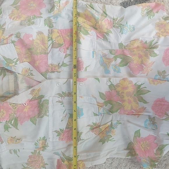 Chaus Vintage Short Sleeve Button Down Top and Skirt Set Size Med - Picture 6 of 13